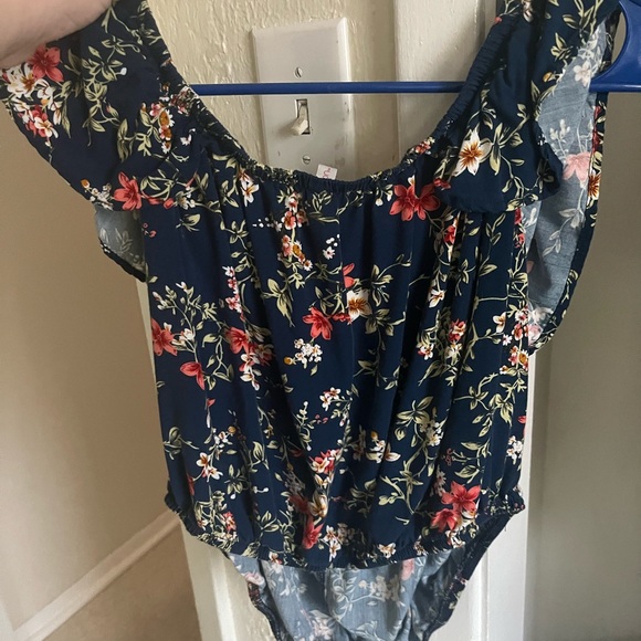 Shirts that don’t fit me anymore :) - Picture 3 of 6